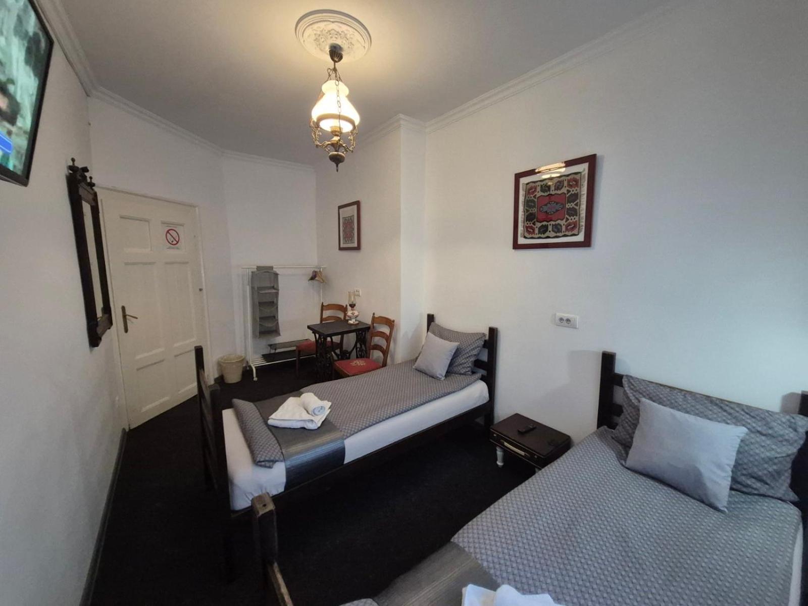 Authentic Belgrade Centre Hostel - Only Private Rooms Dış mekan fotoğraf